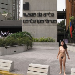 Intervención del Museo de Arte Contemporáneo de Caracas 2012 | Fotoasalto | Inyección de tinta sobre papel fotográfico semisatinado Edición de 8 + PA 40 x 53 cms. Fotografía de Rafael Serrano