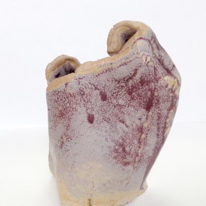 12. Capullos 3 | 2013 | Gres y esmalte | 10,5 x 7,5 x 7 cm