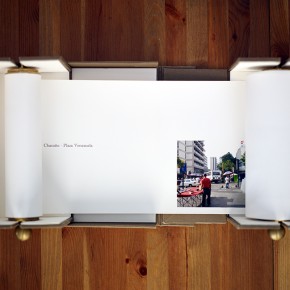 Suwon Lee | El Bulevard de Sabana Grande | 2007-2011 | Archival pigment print | 2 libros enrollables de 20 x 800 y 20 x 1000 cm