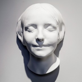 De la Desconocida del Sena y otras Ofelias | 2012-2013 | Plaster mask | 20 x 25 x 10 cm | Edition of 5 + 1AP