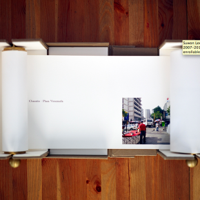 Suwon Lee| El Bulevar de Sabana Grande | 2007-2011 | Archival pigment print | 2 libros enrollables | 20 x 800 cm y 20 x 1000 cm