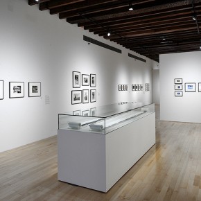 Suwon Lee (Centr.) | Vista de exposición en Museo Amparo | Fotografía: Carlos Varillas