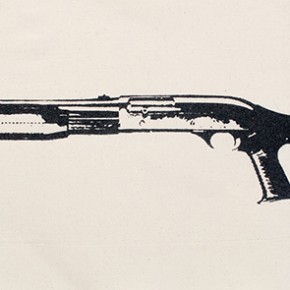 BENELLI M3 Super 90 | De la serie "Las armas no matan" | 2011-13 | Serigrafía con pólvora de armamento sobre lienzo, casquillos de 9mm y cartuchos de escopetas