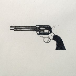 Colt 1873 | De la serie "Las armas no matan" | 2011-13 | Serigrafía con pólvora de armamento sobre lienzo, casquillos de 9mm y cartuchos de escopetas